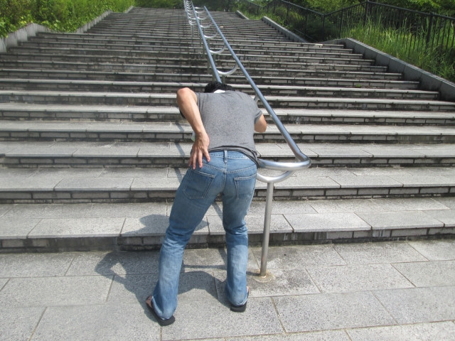 脊柱管狭窄症とは